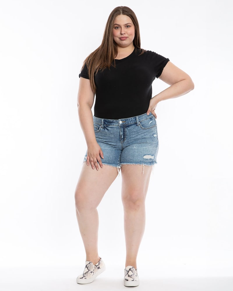 Front of a model wearing a size 14 Mid Rise Shorts - Giuliana in GIULIANA by Slink Jeans. | dia_product_style_image_id:311920